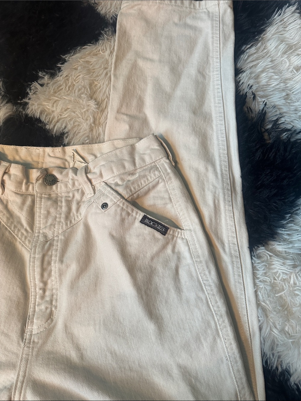 Women’s off white Rockies